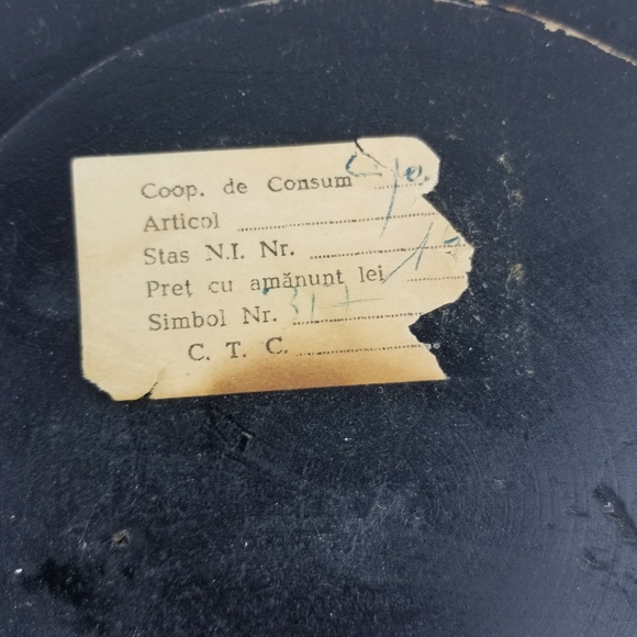 - Hand painted wooden souvenir plate Romania - Picture 3 of 8